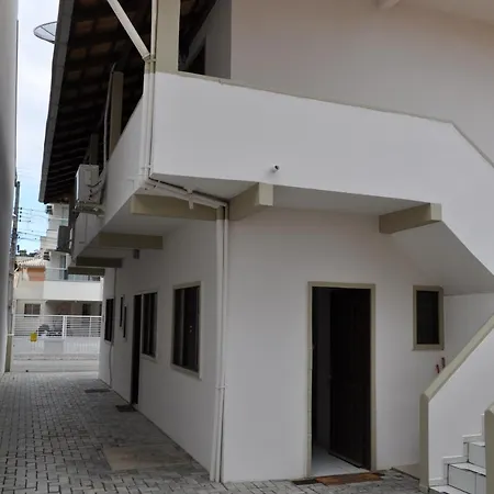 Apartamentos Bombinhas - 140 Metros Da Praia Exterior photo
