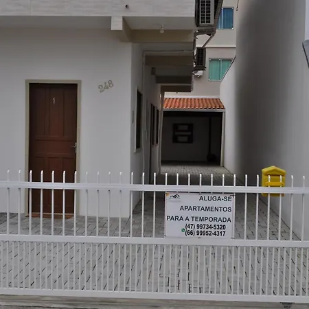 Apartamentos Bombinhas - 140 Metros Da Praia Exterior photo